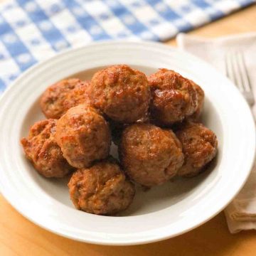 A bowl of gluten free turkey meatballs