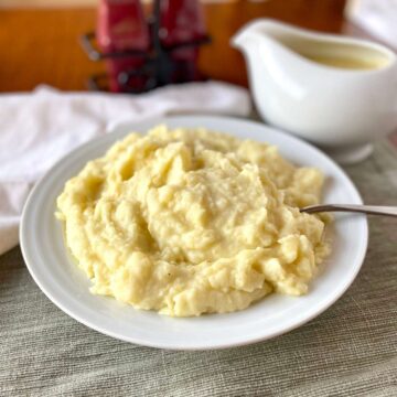 A bowl of dairy free mashed potatoes.